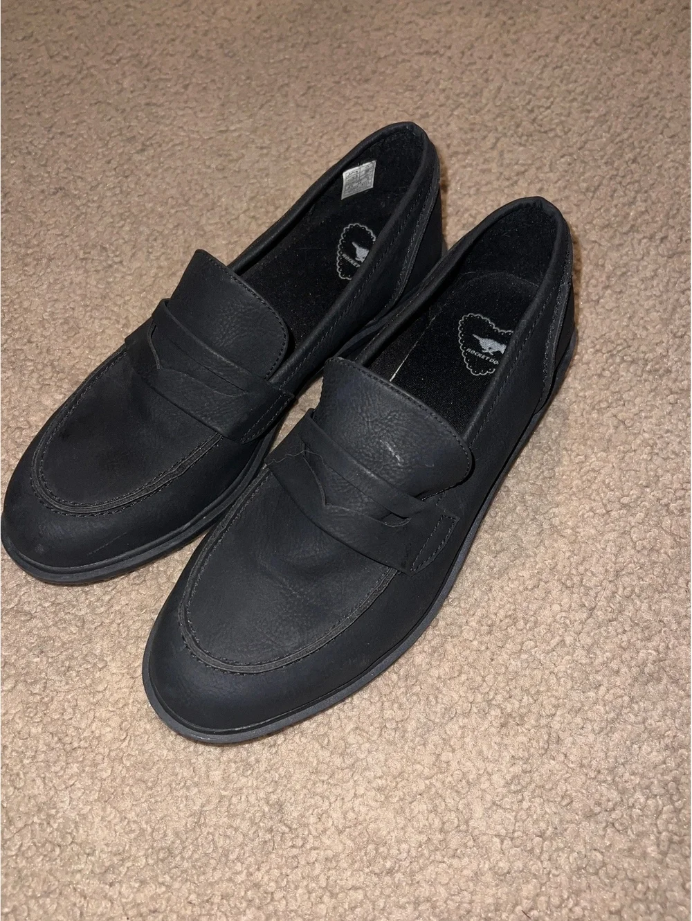 women’s black loafers